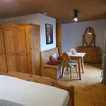 Gaestehaus Zum Giggerer Apartmán *