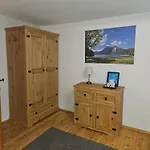 Gaestehaus Zum Giggerer Apartmán *