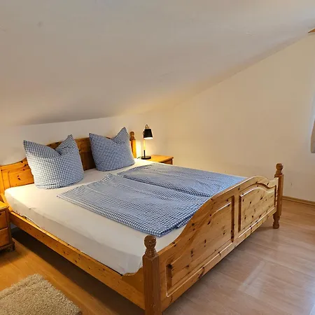 Gaestehaus Zum Giggerer Apartmán *