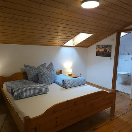 Gaestehaus Zum Giggerer Lägenhet *