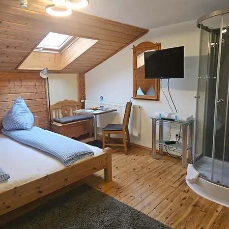 Gaestehaus Zum Giggerer Lägenhet *